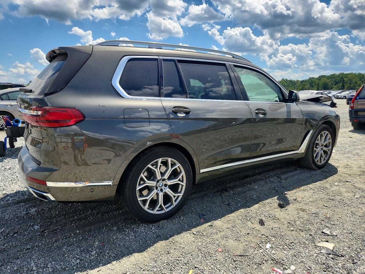 2021 BMW X7 xDrive40I - zdjęcie 3