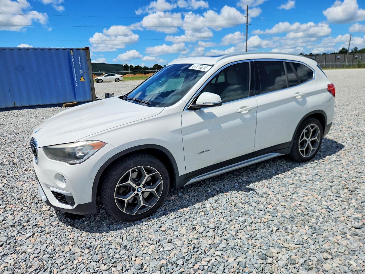 2017 BMW X1 xDrive28I - zdjęcie główne