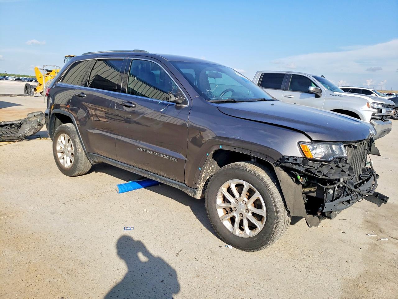 2021 Jeep Grand Cherokee Laredo - zdjęcie 4
