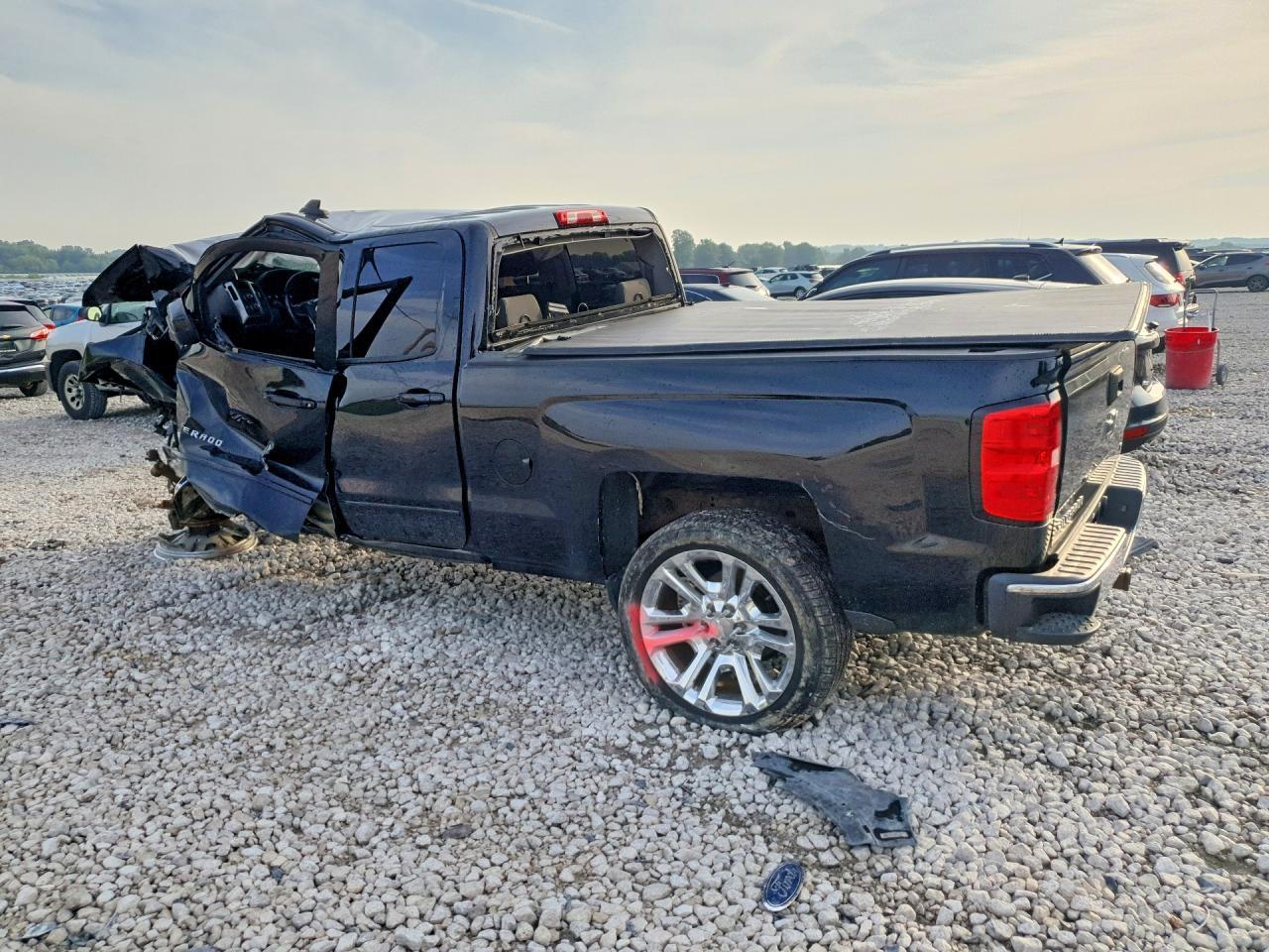 2015 Chevrolet Silverado K1500 Lt - zdjęcie 2