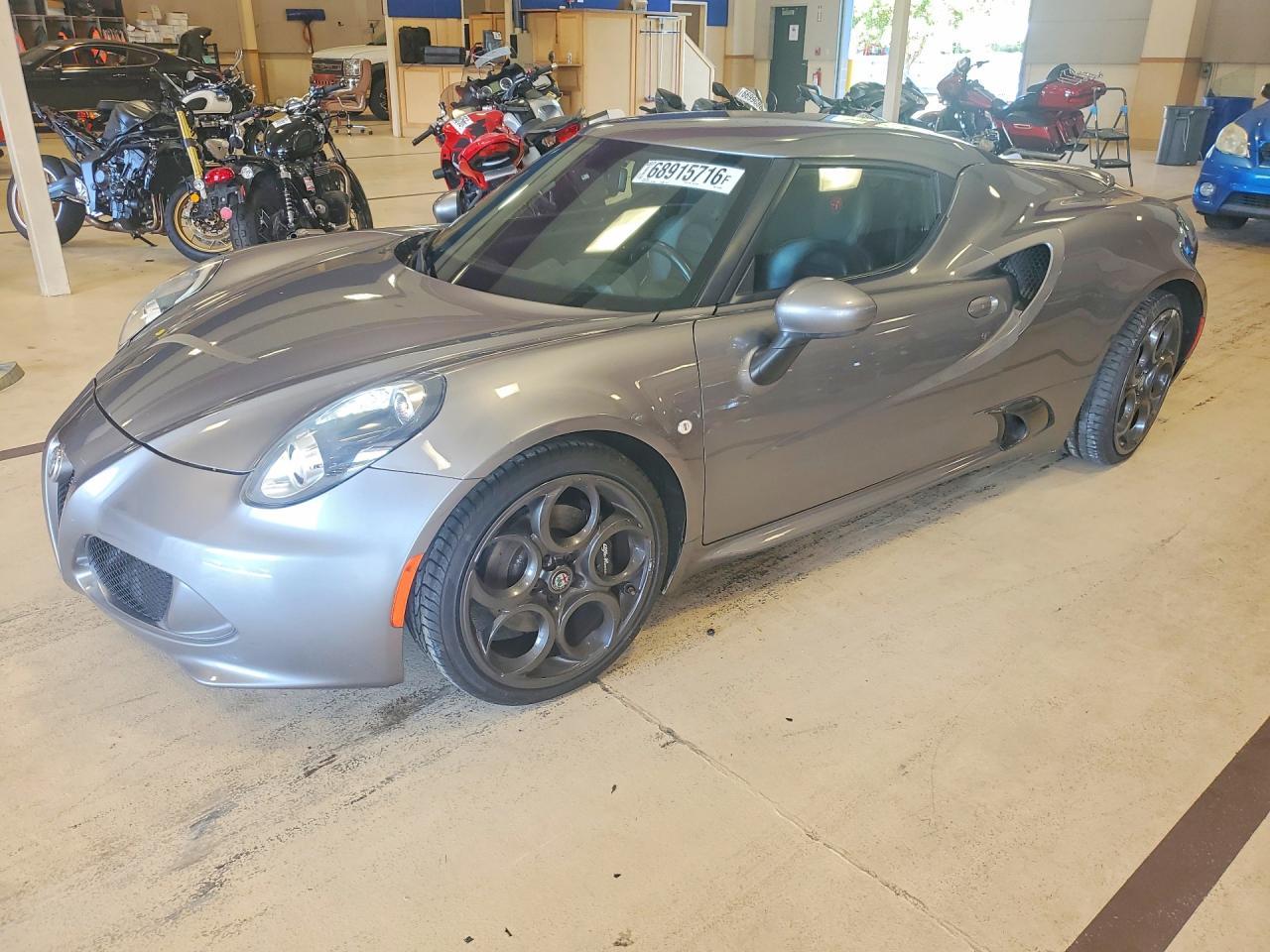 2017 Alfa Romeo 4C - zdjęcie główne