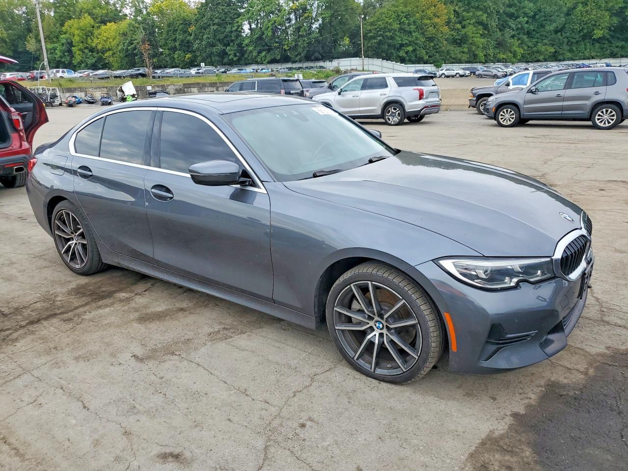 2020 BMW Seria 3 330i - zdjęcie 4