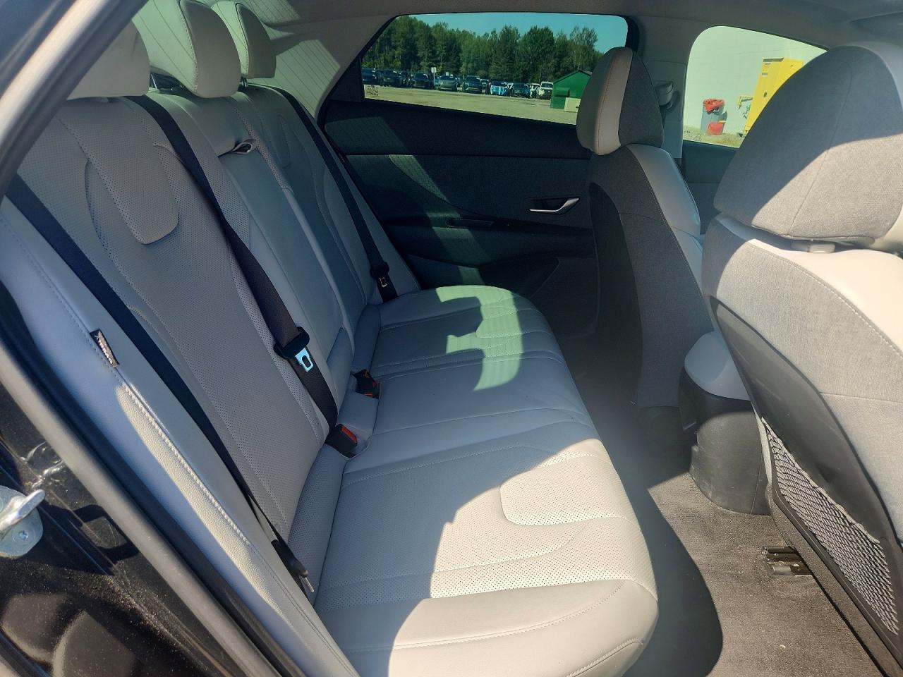 2025 Hyundai Elantra Luxury - zdjęcie 10