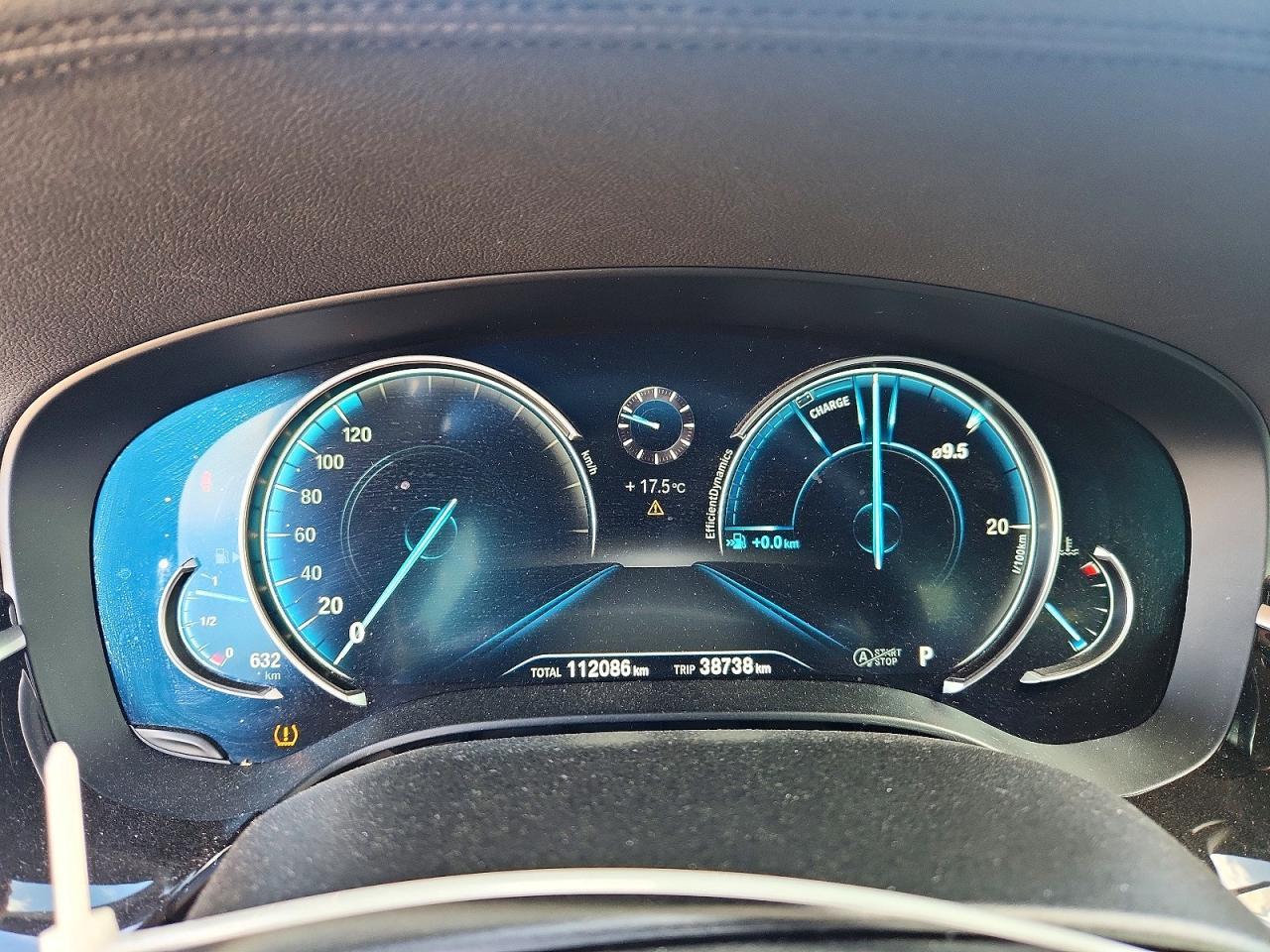 2017 BMW Seria 5 540i - zdjęcie 9
