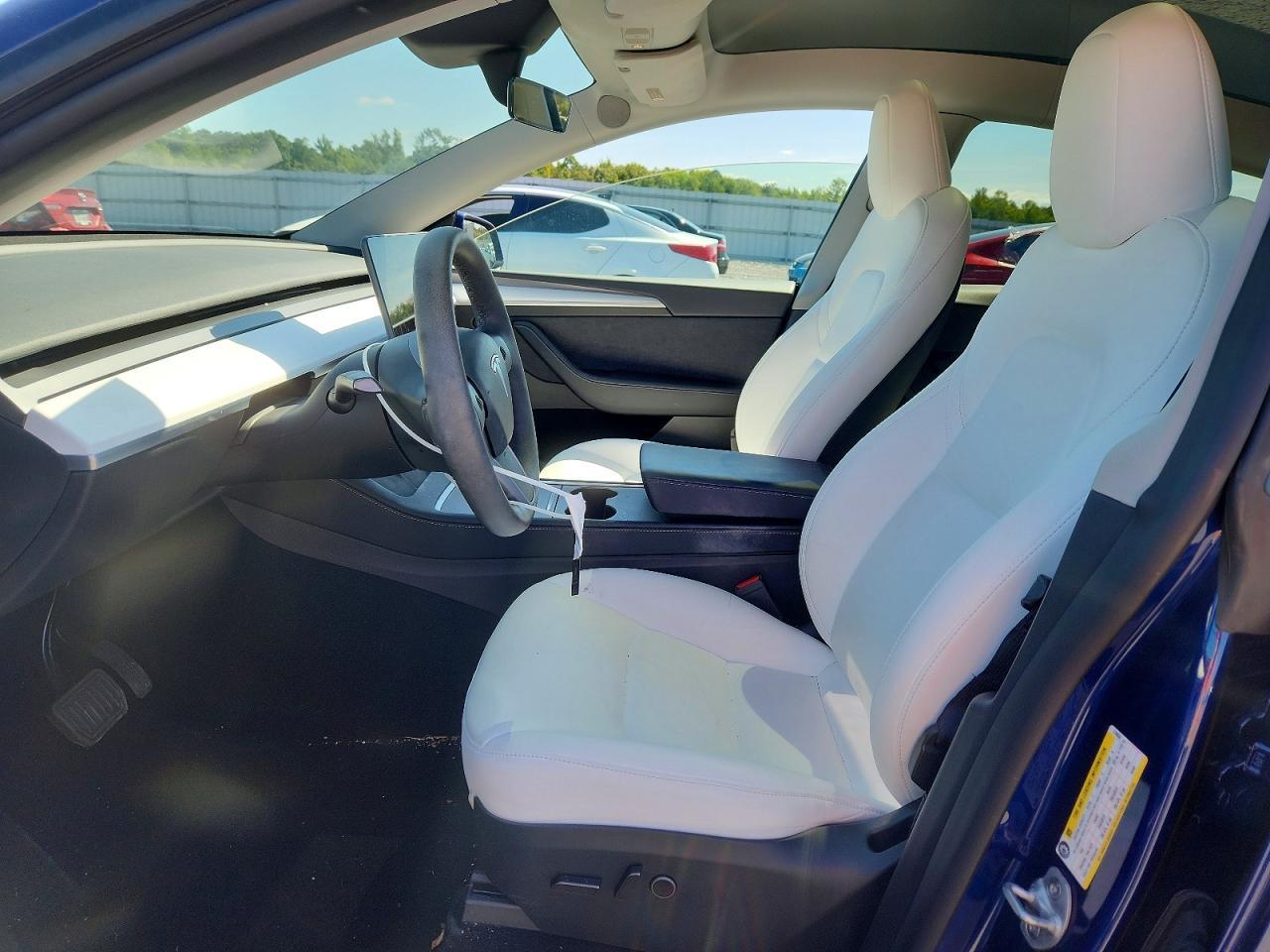2024 Tesla Model Y - zdjęcie 7