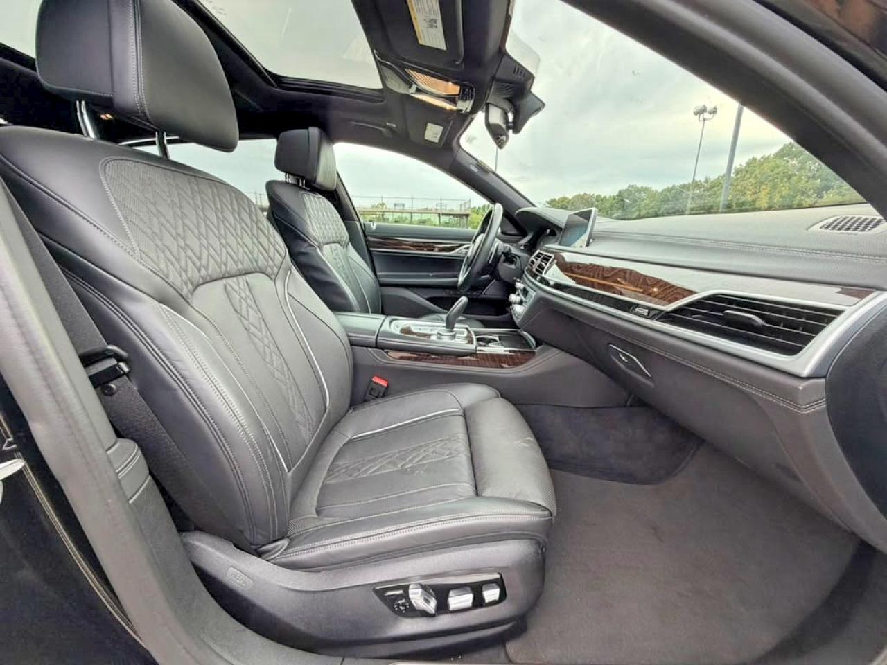 2022 BMW Seria 7 740i - zdjęcie 5