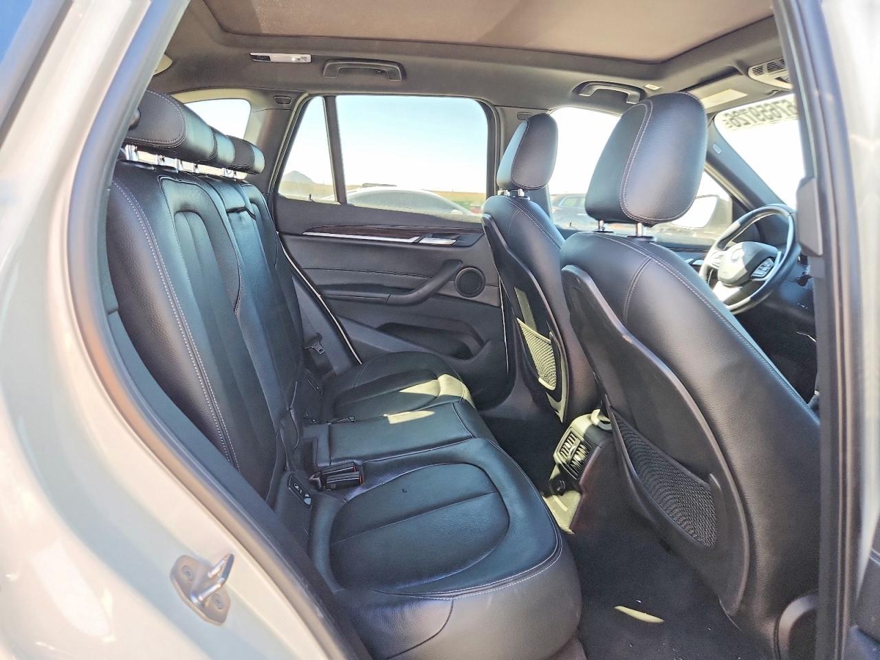 2017 BMW X1 xDrive28I - zdjęcie 10