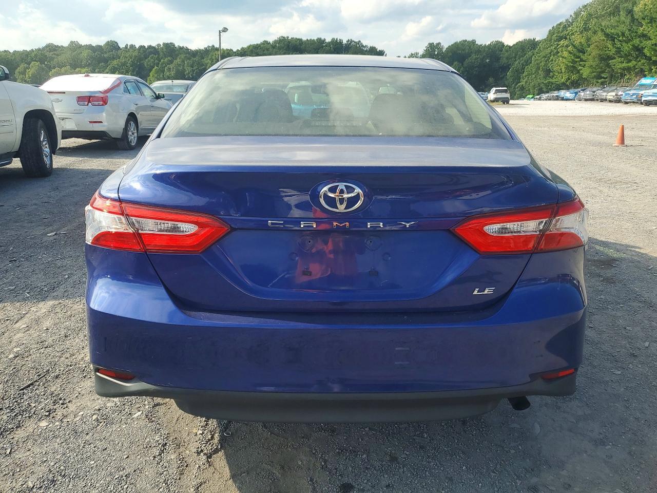 2018 Toyota Camry Le - zdjęcie 6