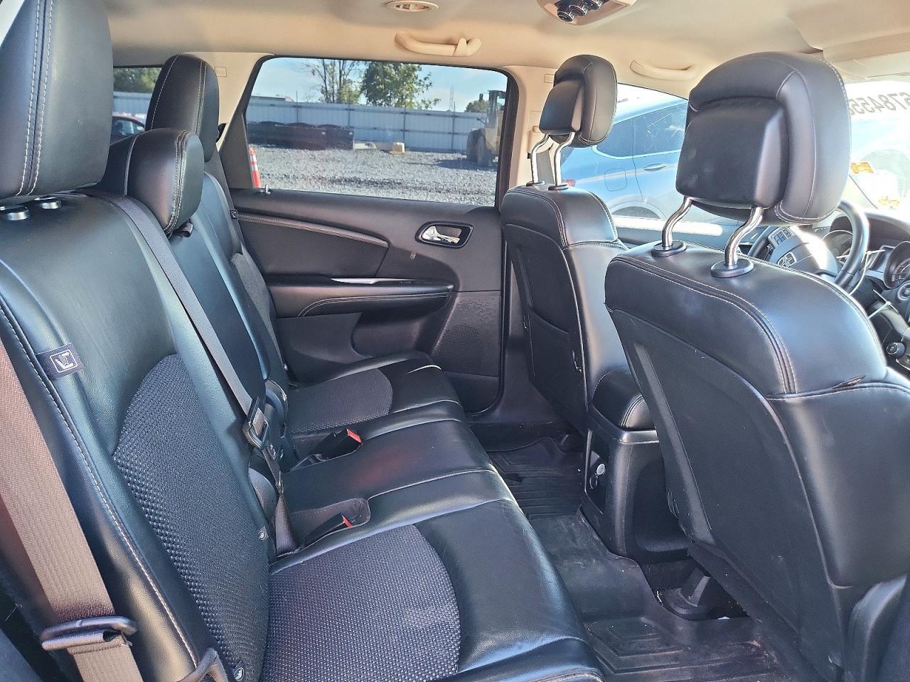 2015 Dodge Journey Crossroad - zdjęcie 11