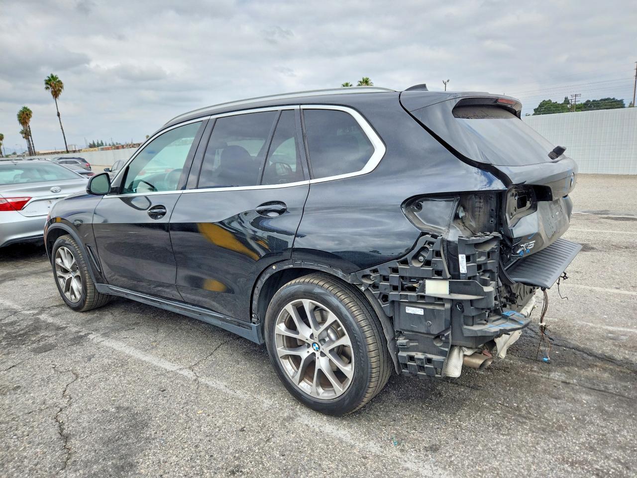 2019 BMW X5 xDrive40I - zdjęcie 2