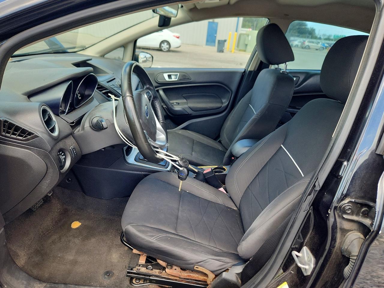 2014 Ford Fiesta Se - zdjęcie 7