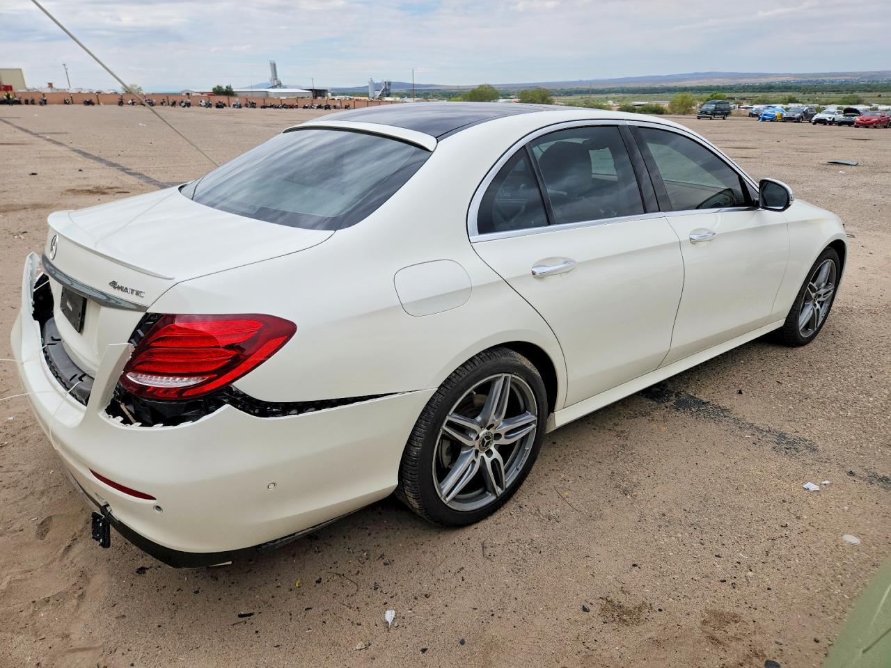2017 Mercedes-Benz E 300 4Matic - zdjęcie 3