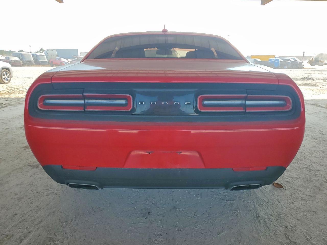 2015 Dodge Challenger Sxt - zdjęcie 6