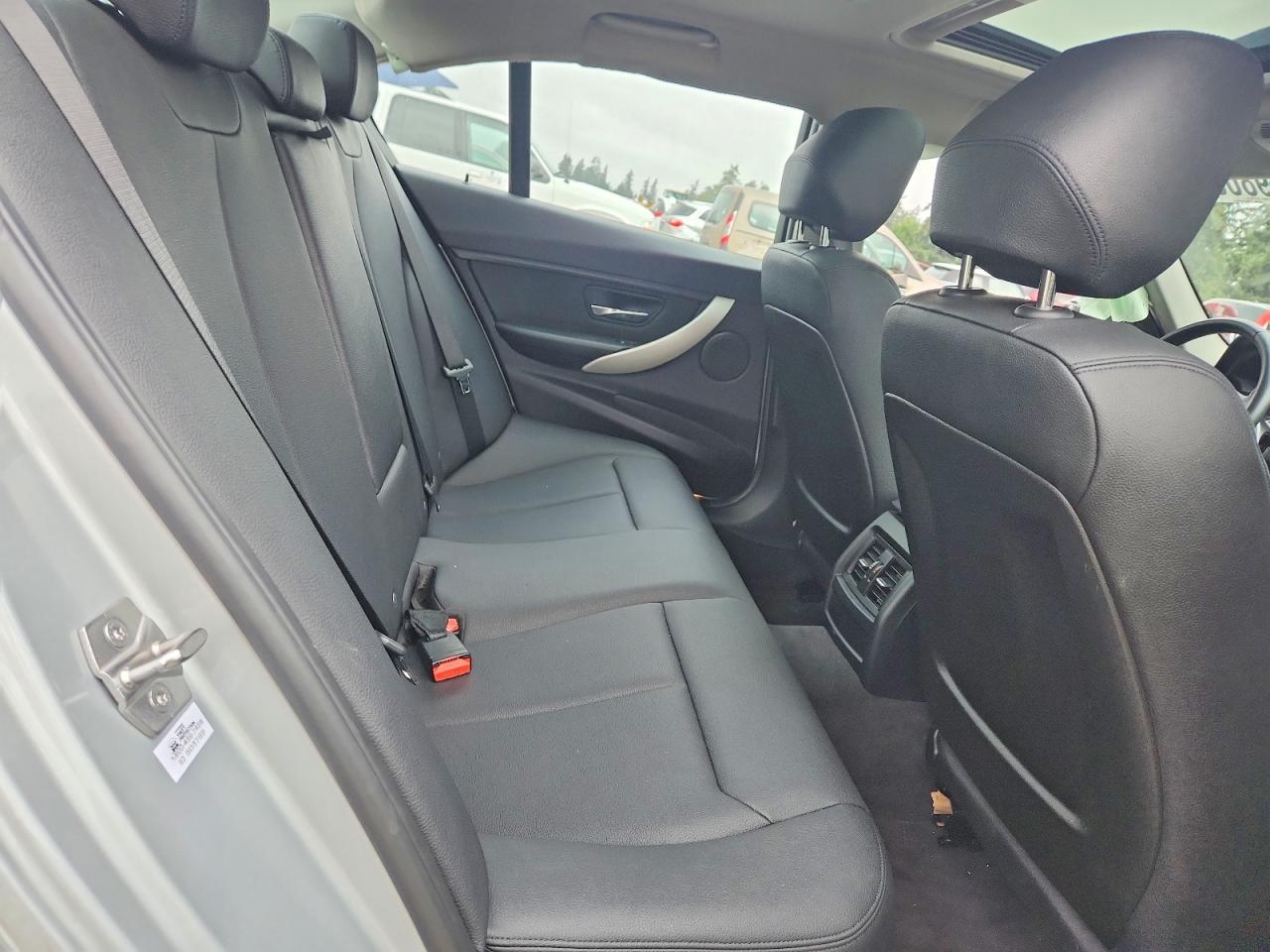 2015 BMW 320 I - zdjęcie 10
