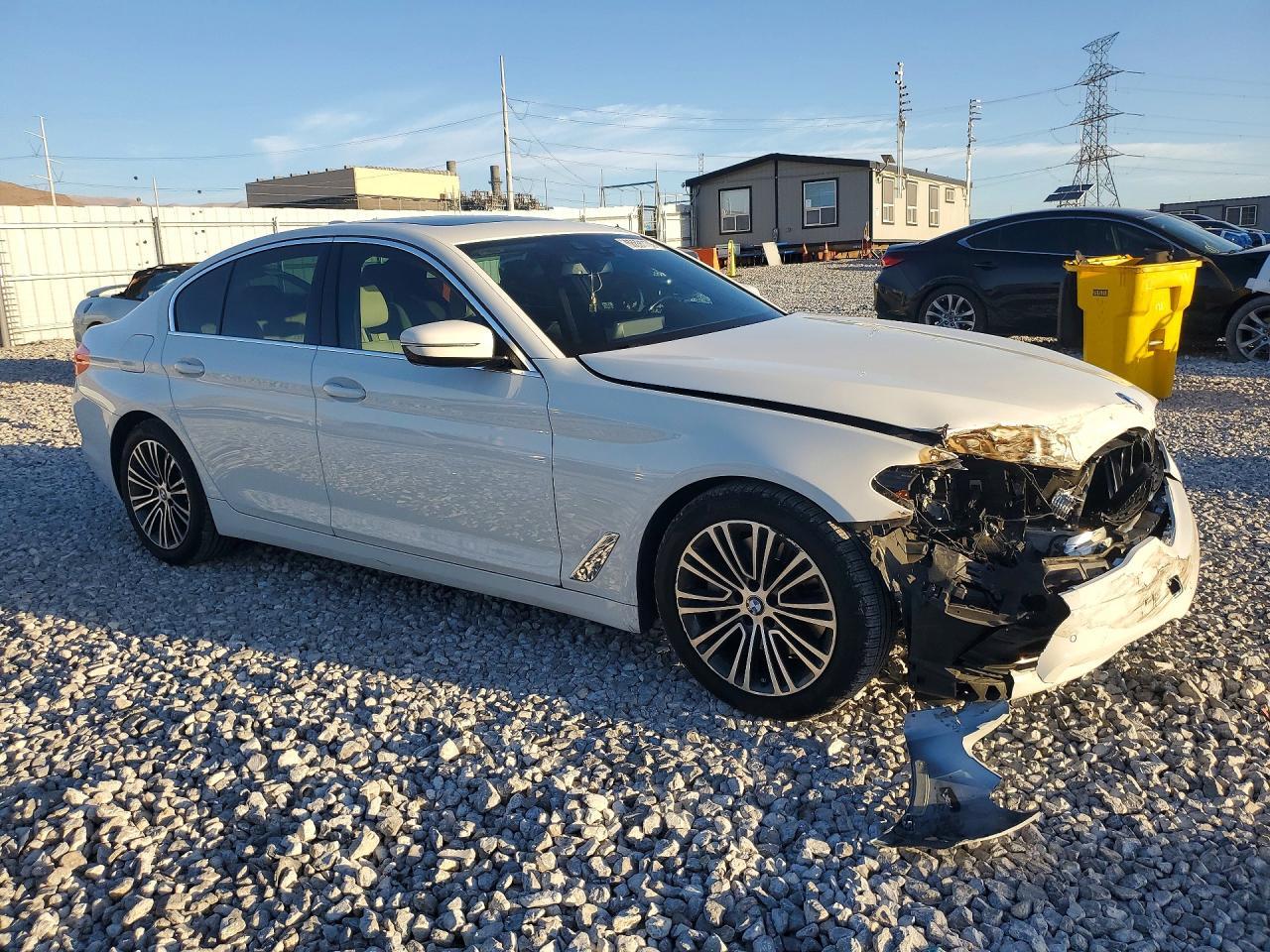 2019 BMW 530 I - zdjęcie 4