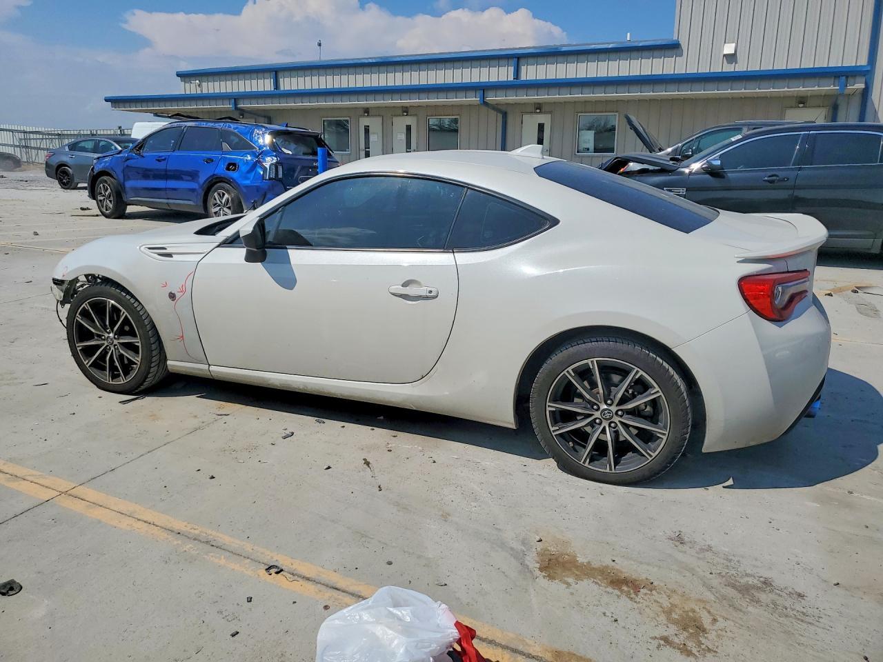 2019 Toyota 86 Base - zdjęcie 2