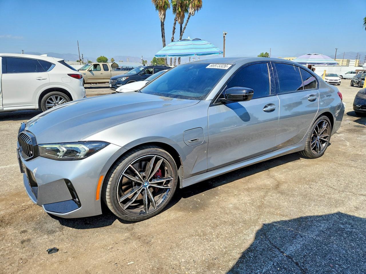 2023 BMW 330E - zdjęcie główne