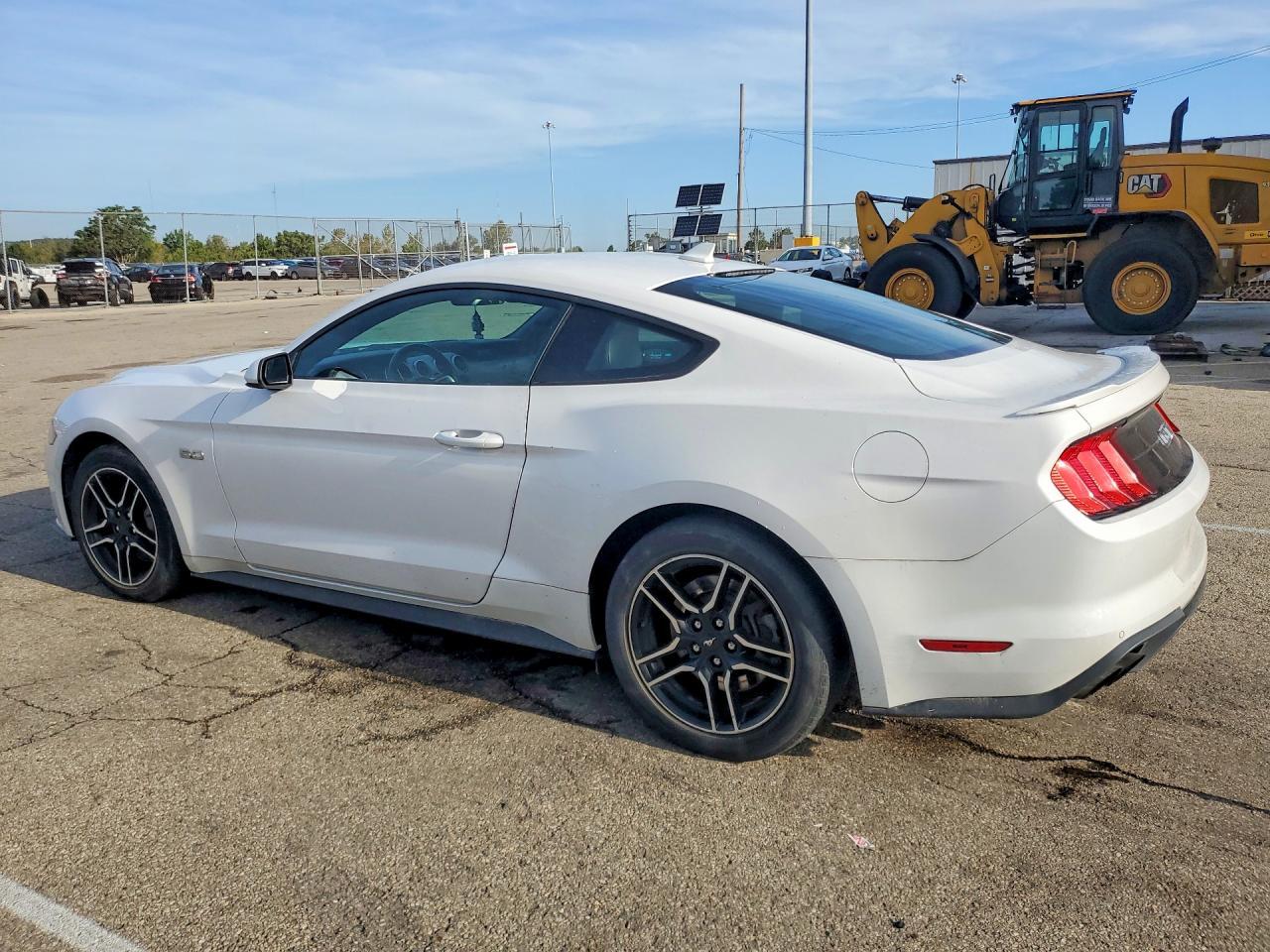 2021 Ford Mustang Gt - zdjęcie 2