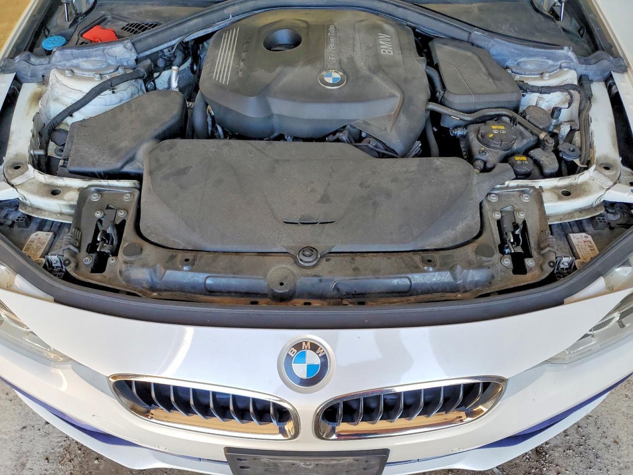 2017 BMW Seria 3 330i - zdjęcie 11