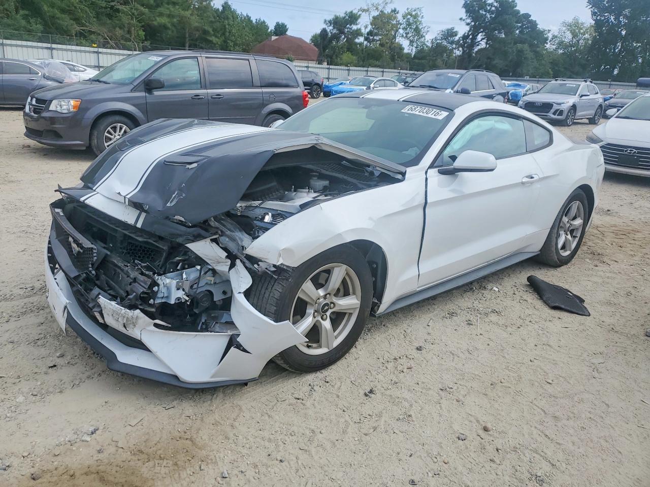 2019 Ford Mustang - zdjęcie główne