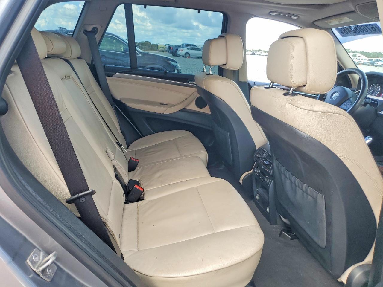 2013 BMW X5 xDrive50I - zdjęcie 10