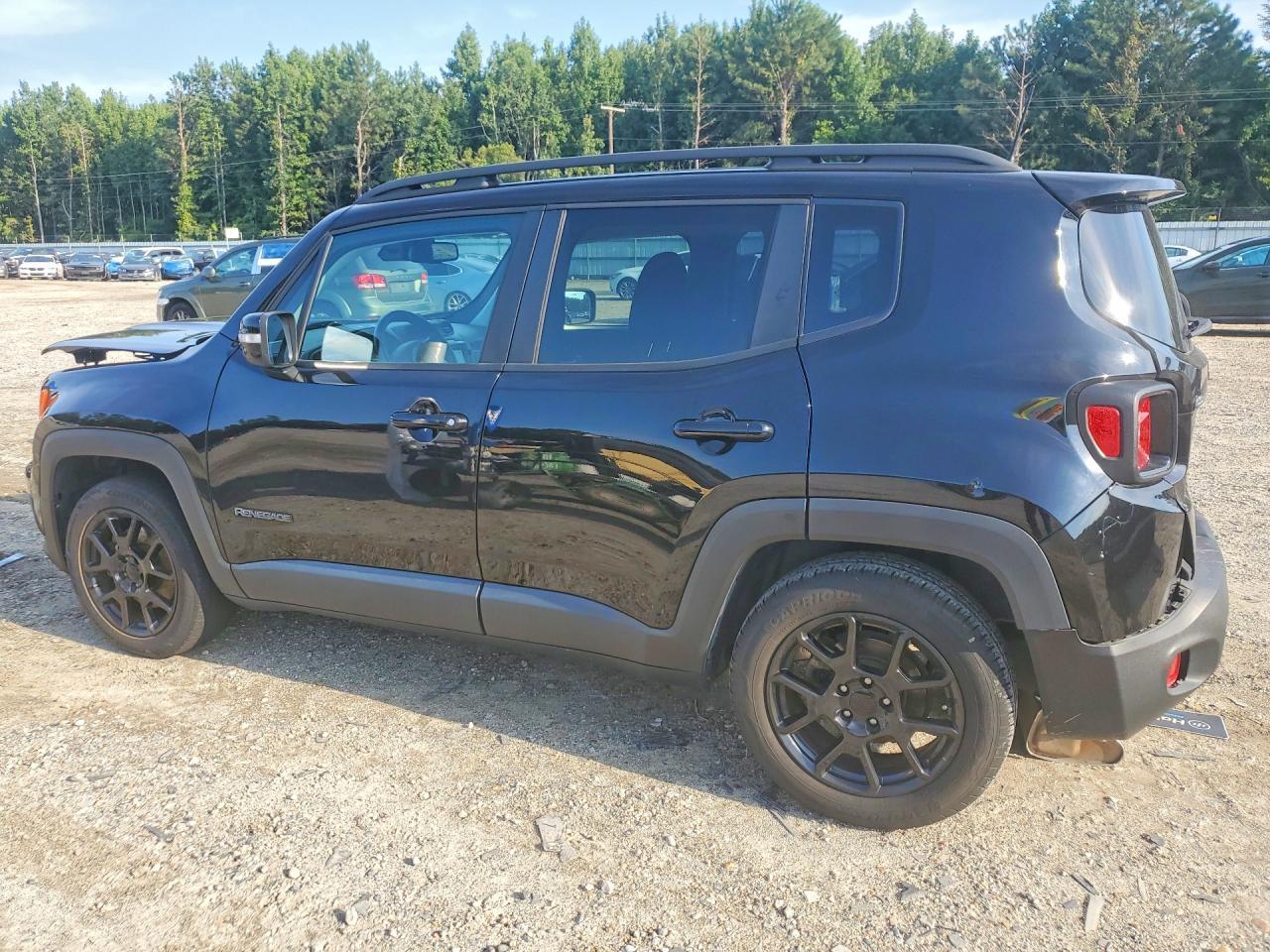 2020 Jeep Renegade Latitude - zdjęcie 2