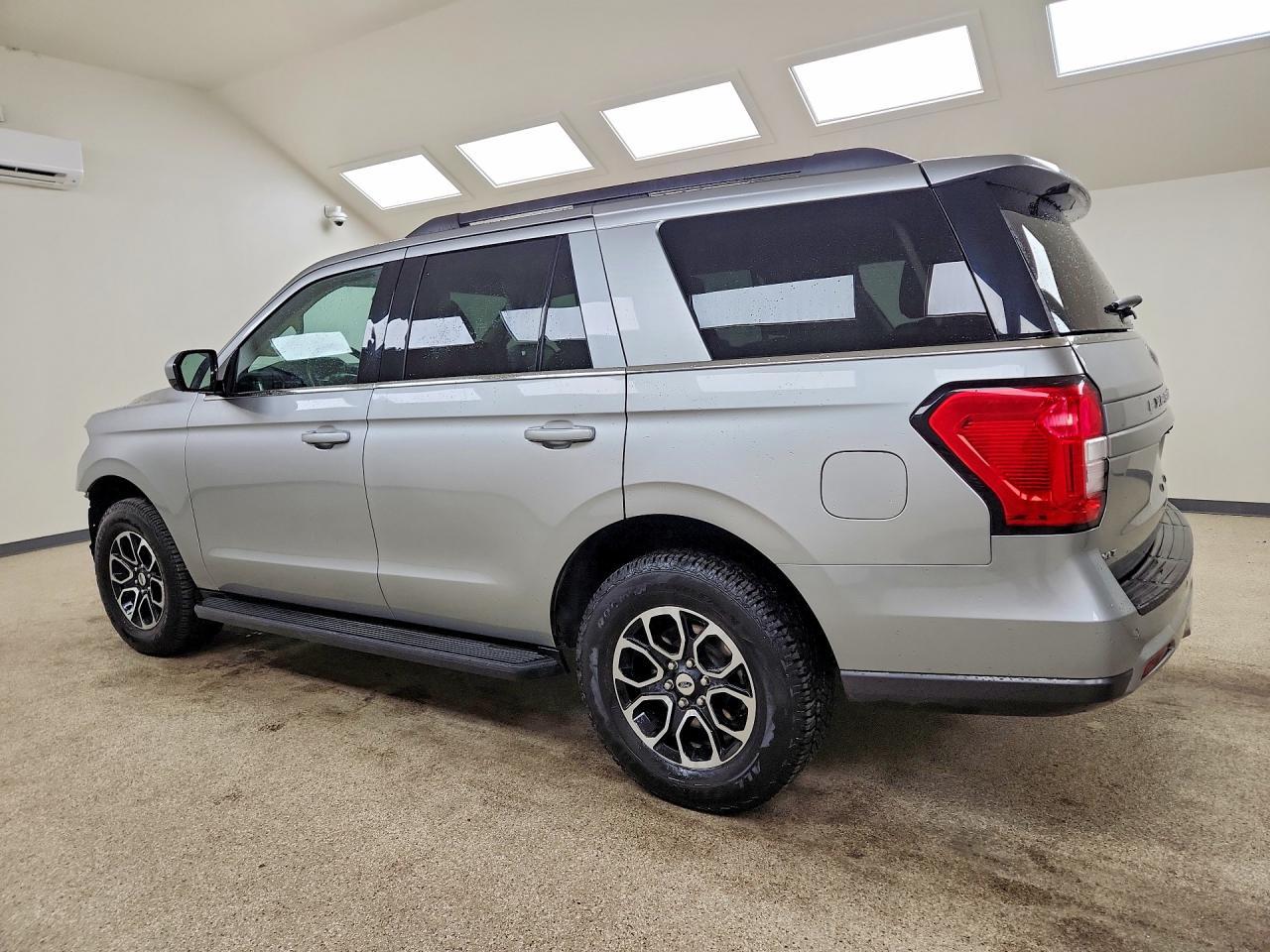 2024 Ford Expedition Xlt - zdjęcie 2