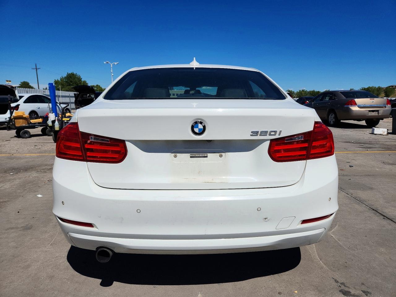 2014 BMW 320 I - zdjęcie 6
