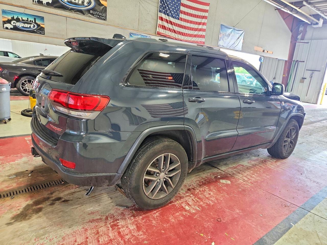 2017 Jeep Grand Cherokee Trailhawk - zdjęcie 3