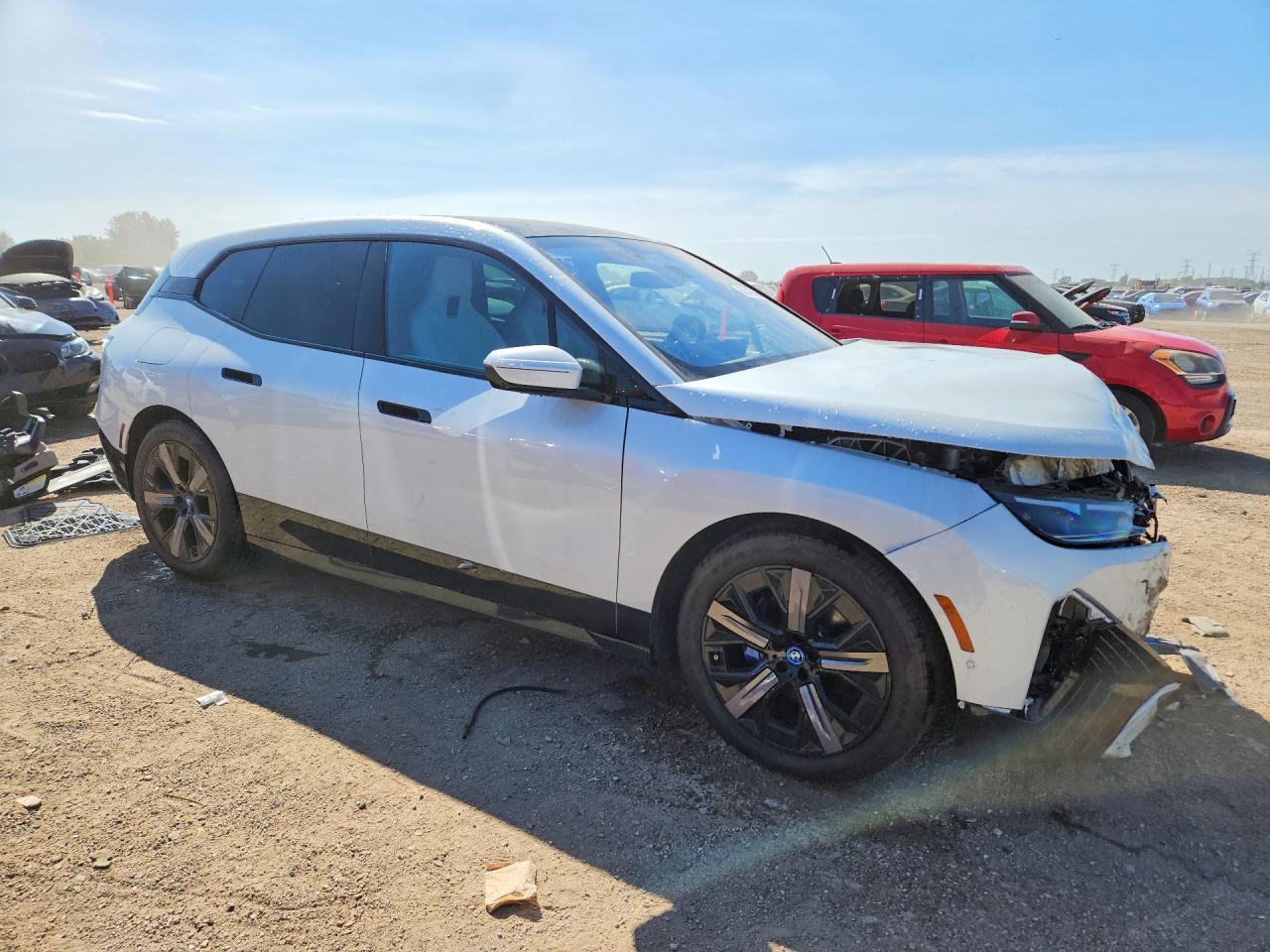 2025 BMW Ix xDrive50 - zdjęcie 4