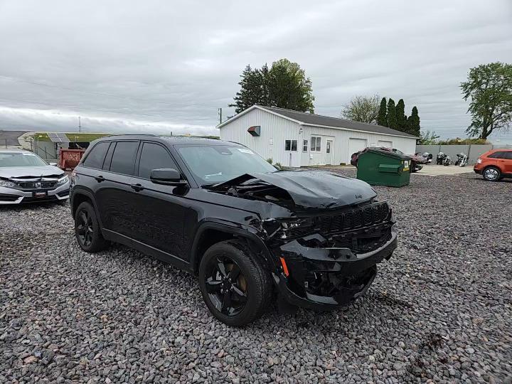 2025 Jeep Grand Cherokee Laredo - zdjęcie 13