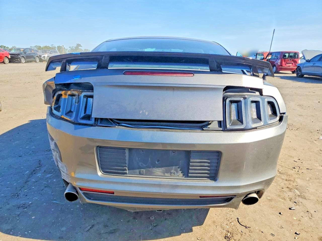 2014 Ford Mustang - zdjęcie 6