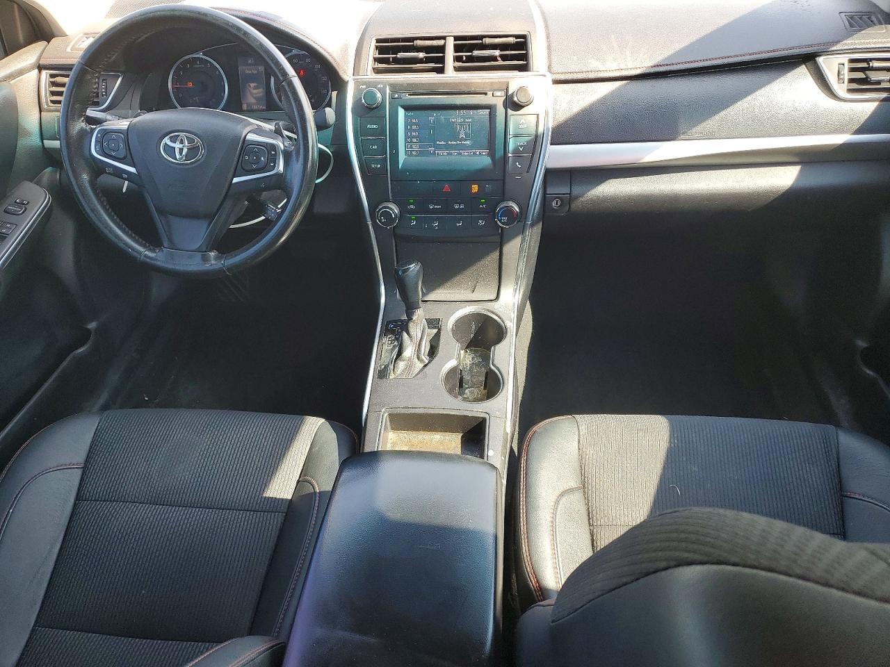 2016 Toyota Camry Se - zdjęcie 8