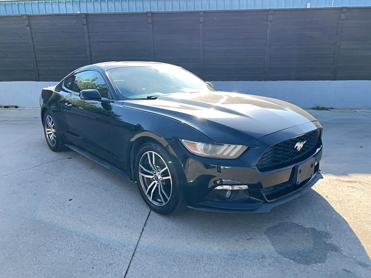 2017 Ford Mustang - zdjęcie główne