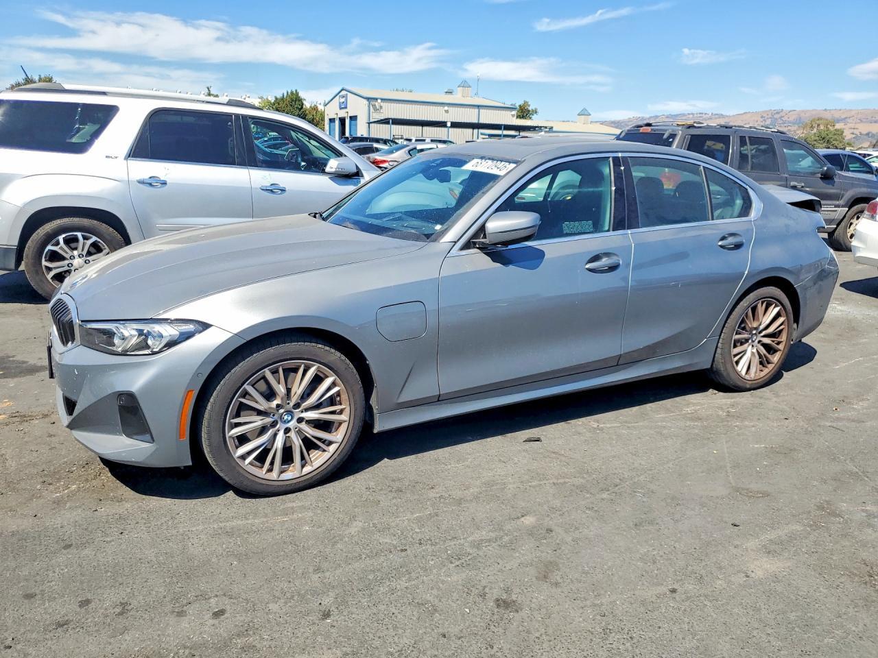 2024 BMW 330E - zdjęcie główne