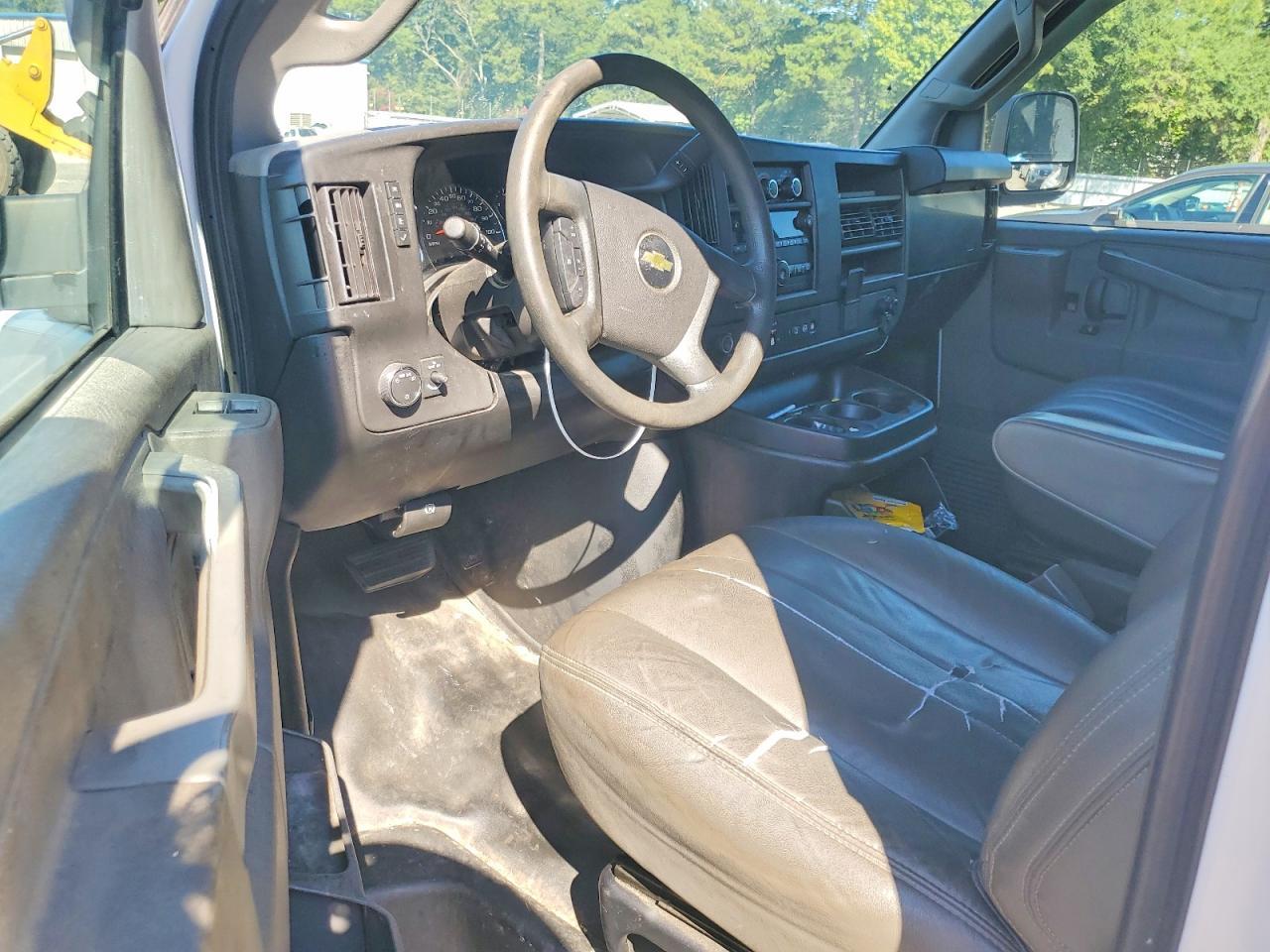 2019 Chevrolet Express G2500 - zdjęcie 8