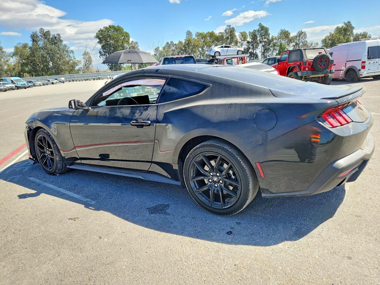 2025 Ford Mustang - zdjęcie 2