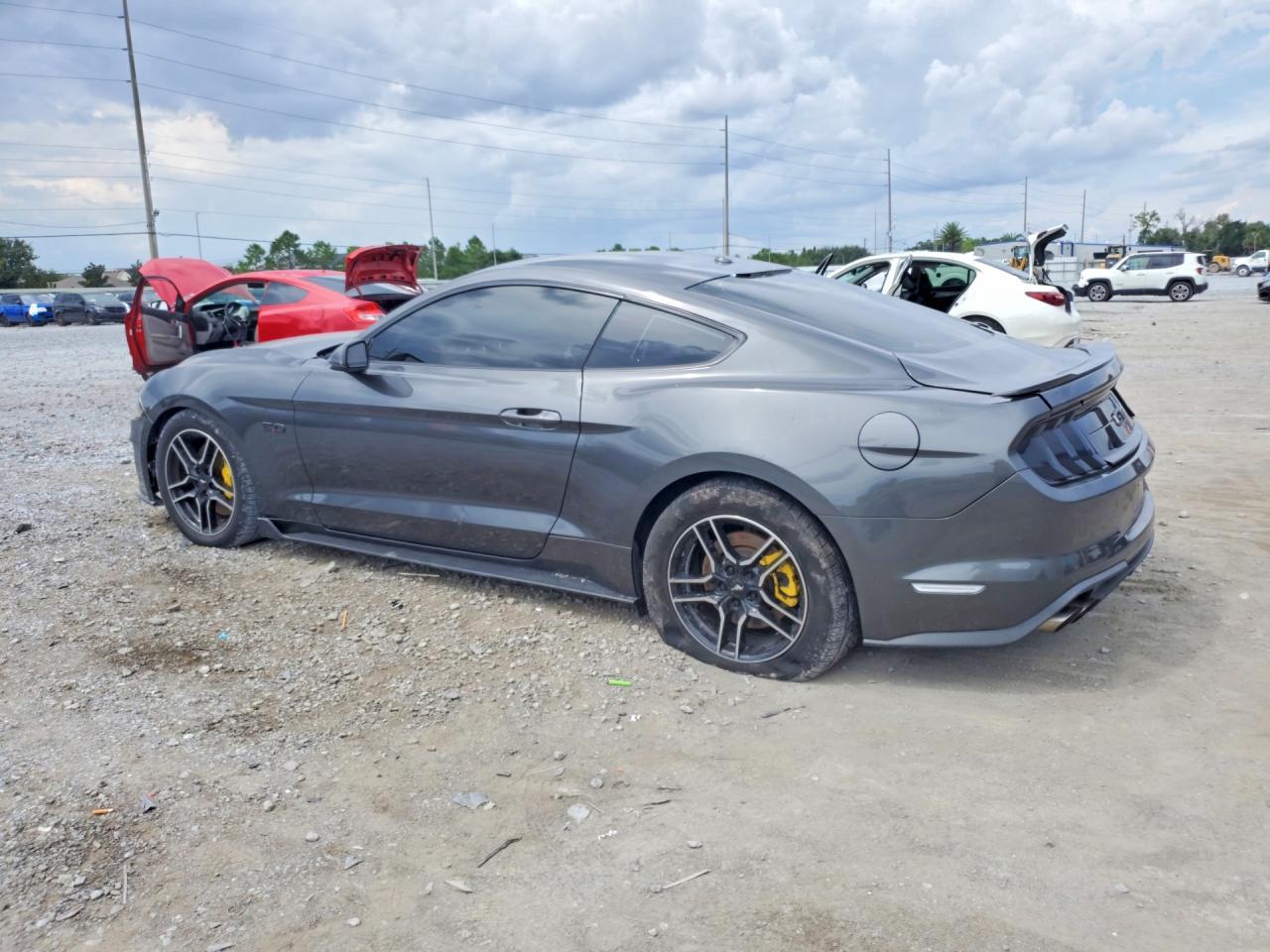 2019 Ford Mustang Gt - zdjęcie 2