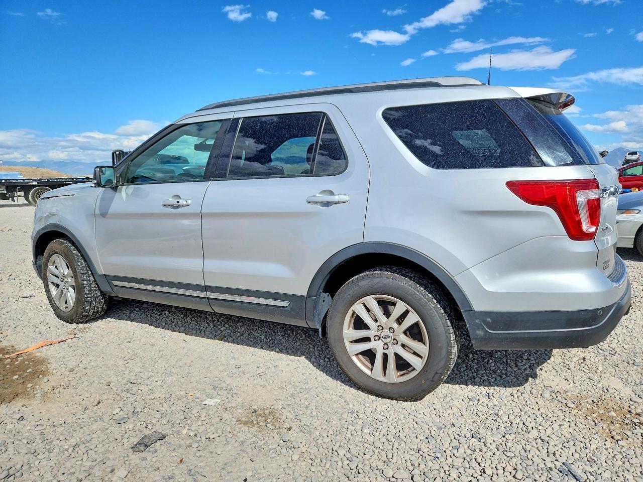 2018 Ford Explorer Xlt - zdjęcie 2
