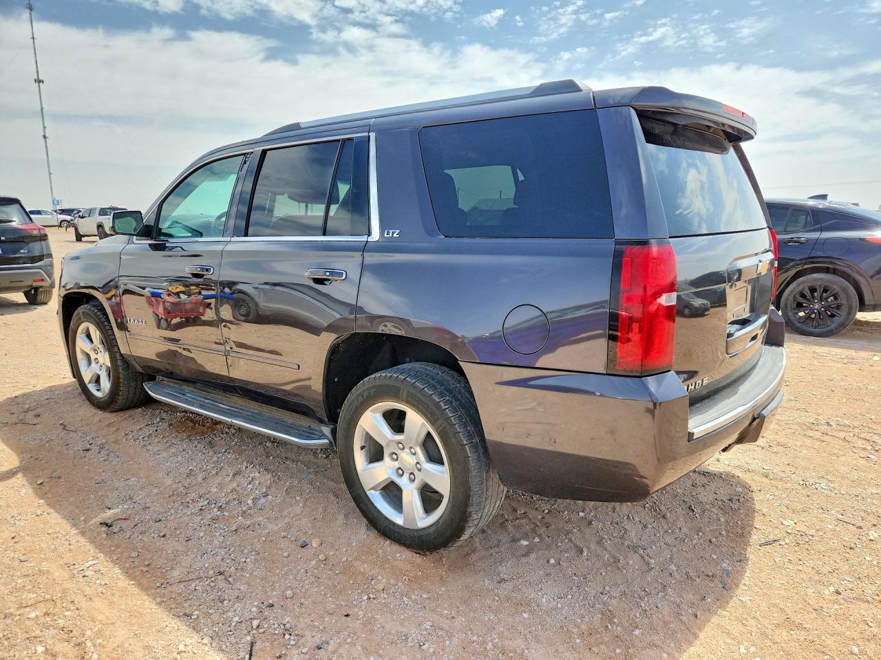 2015 Chevrolet Tahoe C1500 Ltz - zdjęcie 2