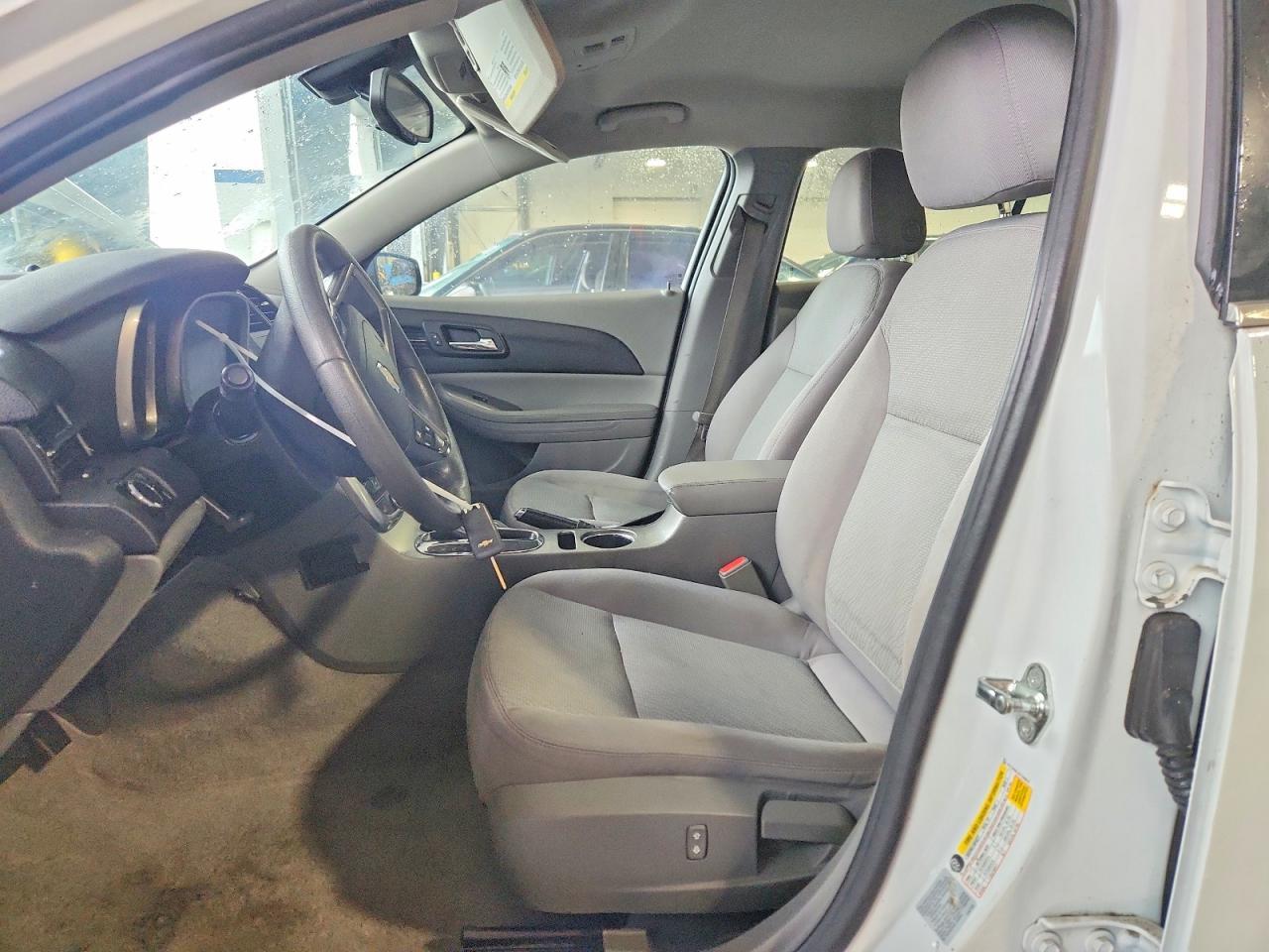 2015 Chevrolet Malibu Ls - zdjęcie 7
