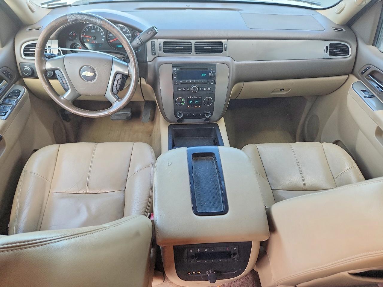 2014 Chevrolet Suburban K1500 Lt - zdjęcie 8