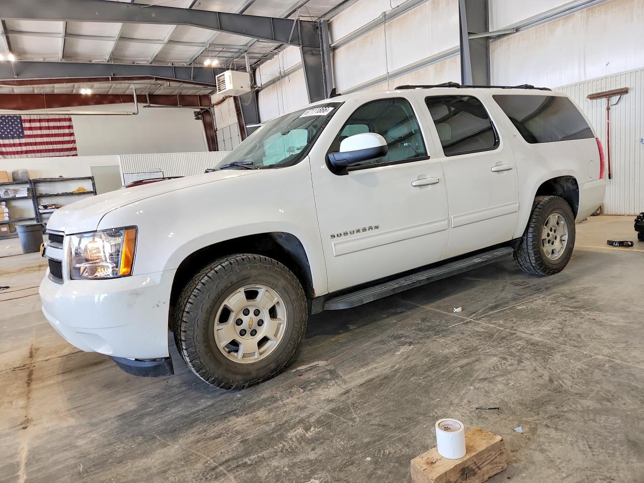 2014 Chevrolet Suburban K1500 Lt - zdjęcie główne