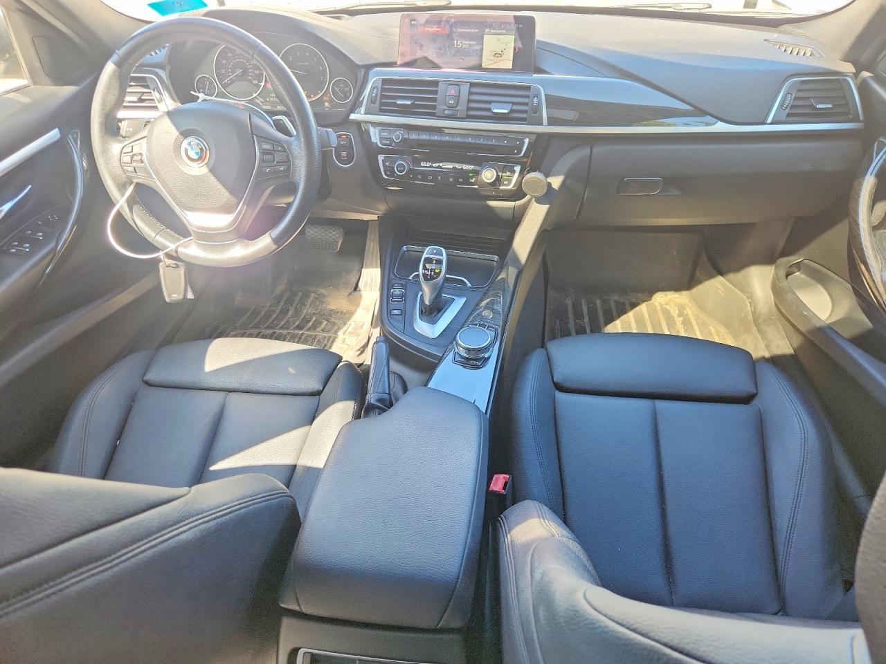 2018 BMW Seria 3 330i - zdjęcie 8