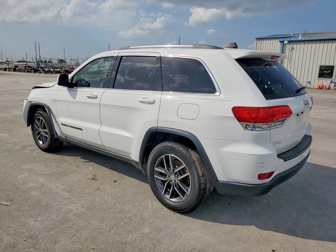 2018 Jeep Grand Cherokee Laredo - zdjęcie 2