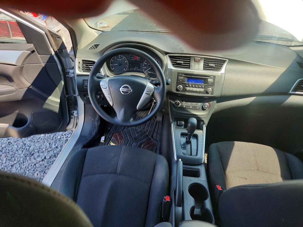 2017 Nissan Sentra S - zdjęcie 8