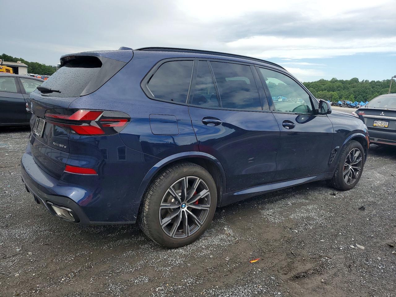 2026 BMW X5 xDrive50E - zdjęcie 3