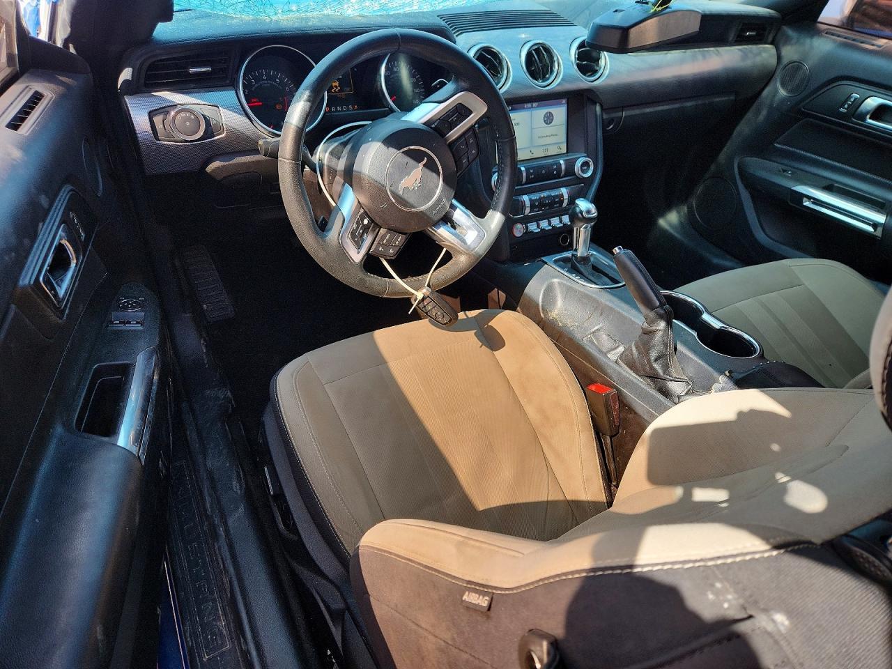 2019 Ford Mustang - zdjęcie 8