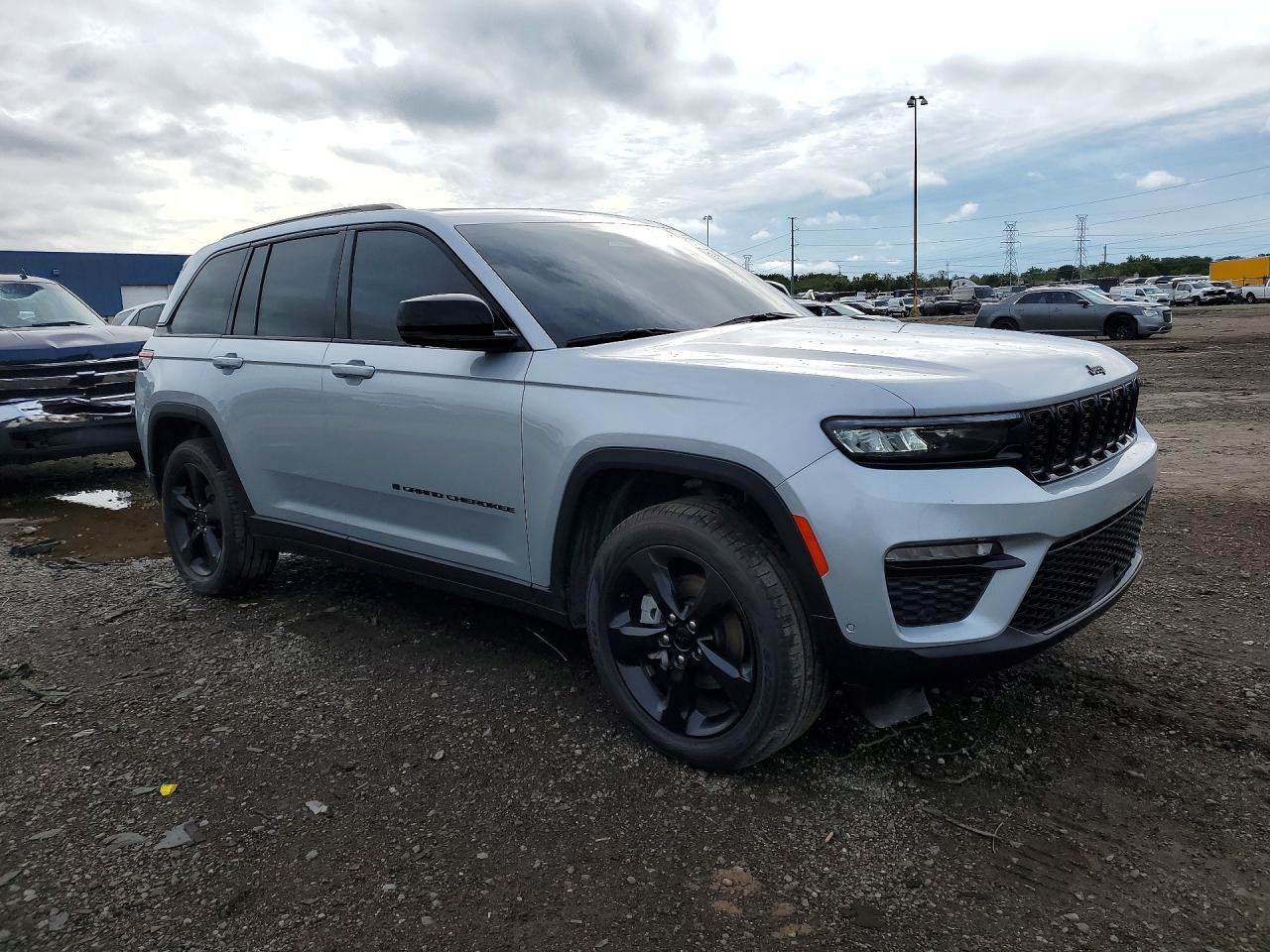 2023 Jeep Grand Cherokee Limited - zdjęcie 4