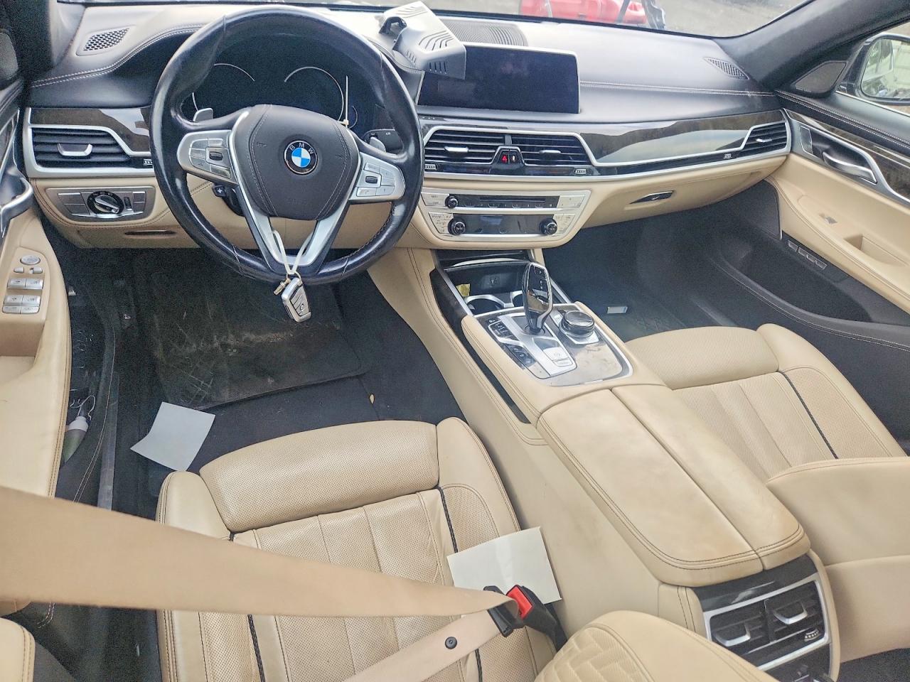 2018 BMW Seria 7 B7 - zdjęcie 8